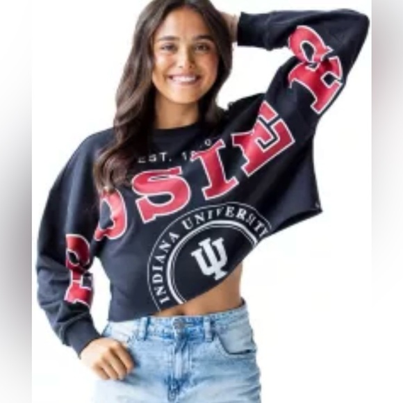 game day social Tops - Indiana Hoosiers University Black Split Cropped Crew neck Sweatshirt Size Small